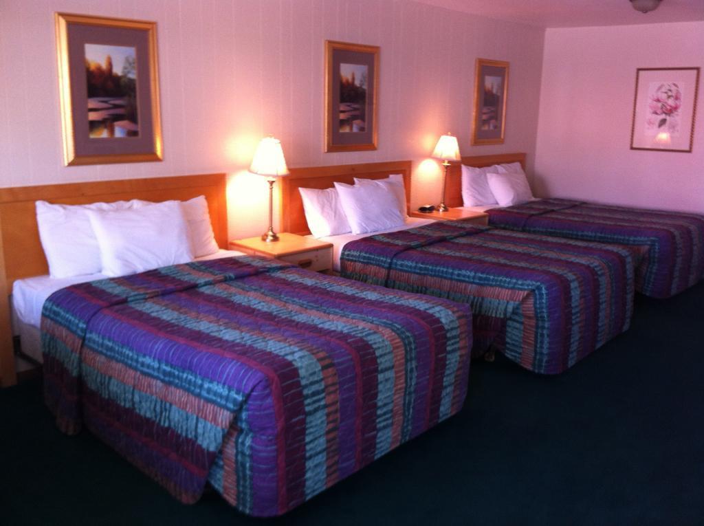 Legacy Inn Price Εξωτερικό φωτογραφία